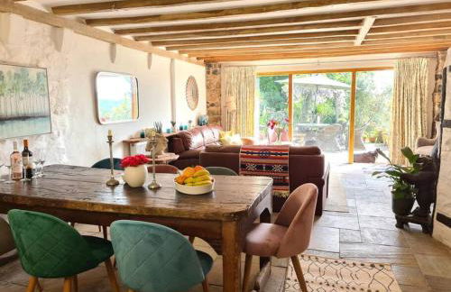 Stunning house, fenced garden, and outdoor dining! - Foto 17