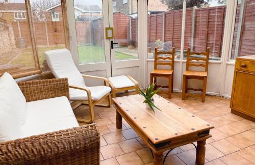 Bright & Cosy - Jacuzzi - Log Burner - King Beds - Foto 37