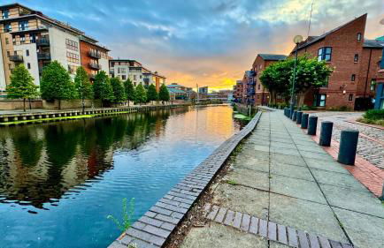 Canal Side Luxury Apartment in Leeds City Centre Sleeps 3 - Foto 27