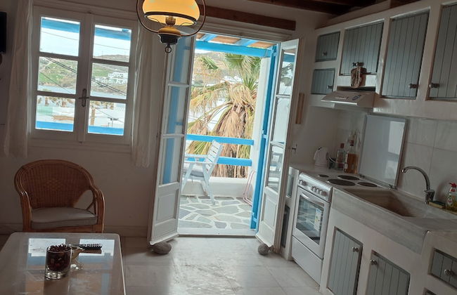 Ornos Beachside 2 Bd Stylish House - Photo 10