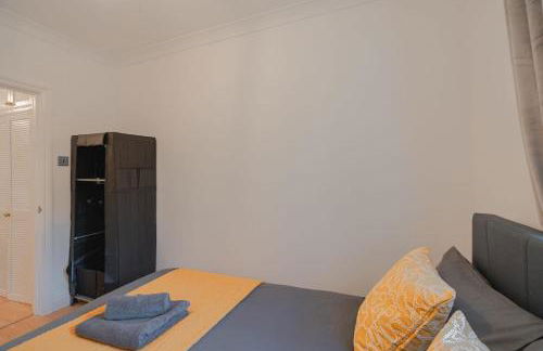 Cosy 3BR House by D3 Short Stay, Sleeps 8, Free on-site Parking & Garden - Foto 27