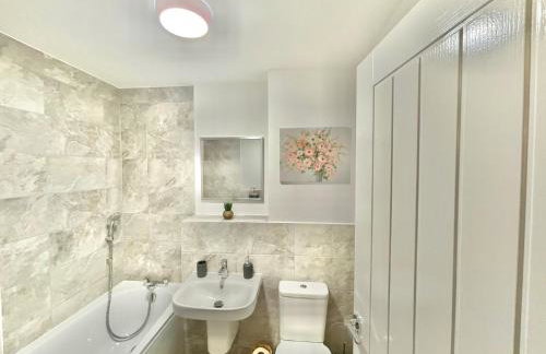 Folkestone Accommodation Large Home in Sandgate - Foto 7