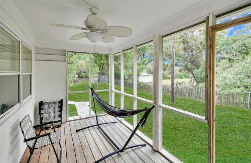 Park your Boat! Mins from the Ocean•Screened Porch - Foto 2