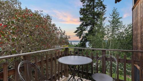 Water Views, Walk to Beach! New Hot Tub! - Foto 3