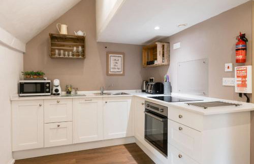 Cosy Cotswolds Farm Stay with Log Burner - Peaceful Winter Retreat - The Dairy - Foto 32