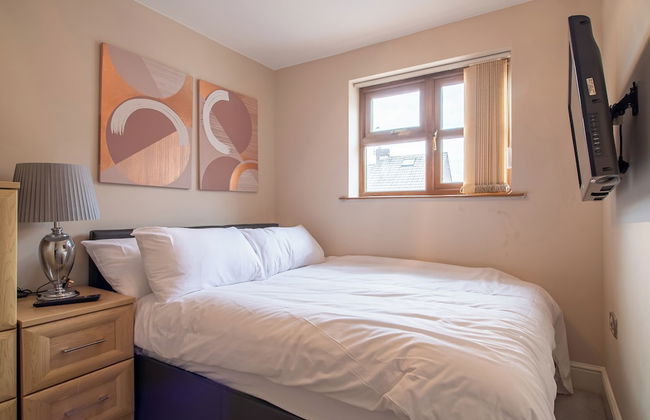 Luxurious Sheffield Villa With Stunning Views - Photo 3