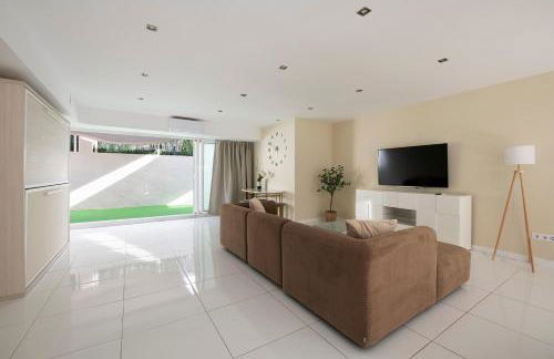 PLAYA a 3 minutos Parking barbacoa Apartamento en Castelldefels - Foto 2