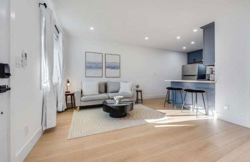 Brand New Apt w Parking Blocks from Downtown- D - Foto 2