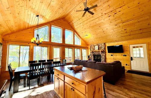 Group Lake Cabin with Ping Pong Table Loaded with Kayaks in Wisconsin - Foto 55