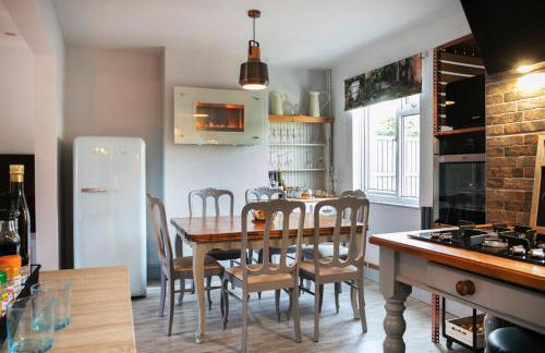 BED AT BOWBRIDGE Spacious house and parking - Foto 2