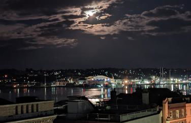 Seafarer's View - 6 bedroom townhouse in Cowes, parking & seaviews. - Photo 22