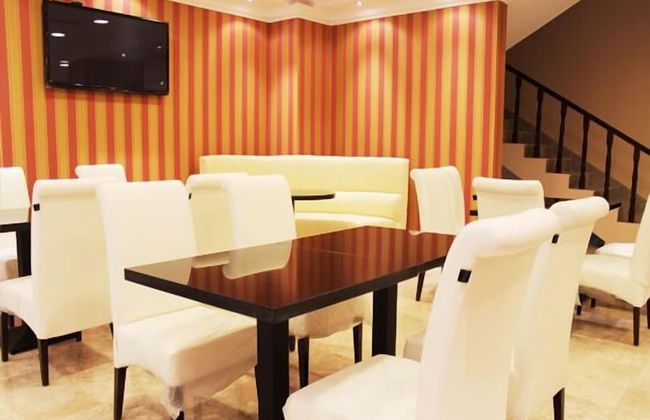 Pioneer Hotel Apartments - Photo 15