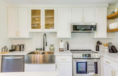 Bright Wallis Cottage with Pergola and Grill! - Foto 9