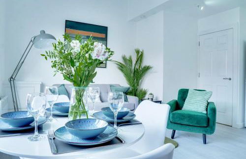 Modern 2 bedroom flat - 15 minutes to Liverpool - Foto 2