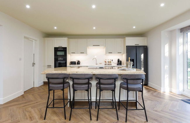 Beautiful 4-bed Close to South Downs Goodwood - Foto 4