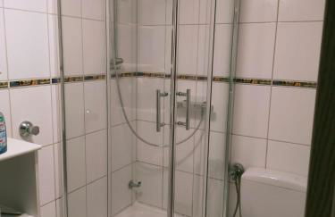 Private Studio Apartment with Balcony in Dortmund-Brackel - Foto 9