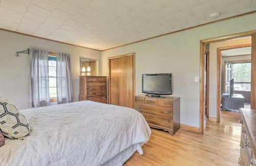 Tasteful Country Home on 5 Acres about 3 Mi to Lake! - Foto 16