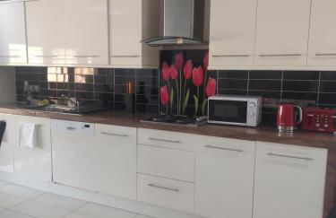 Langley House 5 mins from langley train station - Foto 13