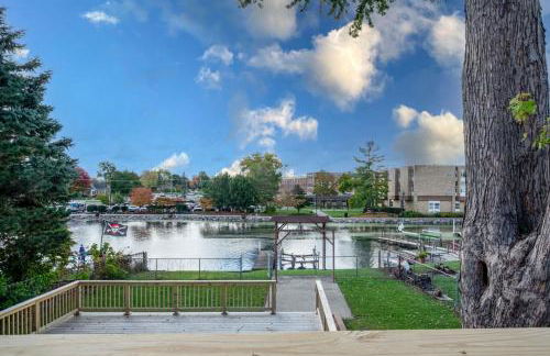 3BR 2BTH Waterfront Vacation Rental on Riverwalk to Downtown McHenry with Pier - Foto 14
