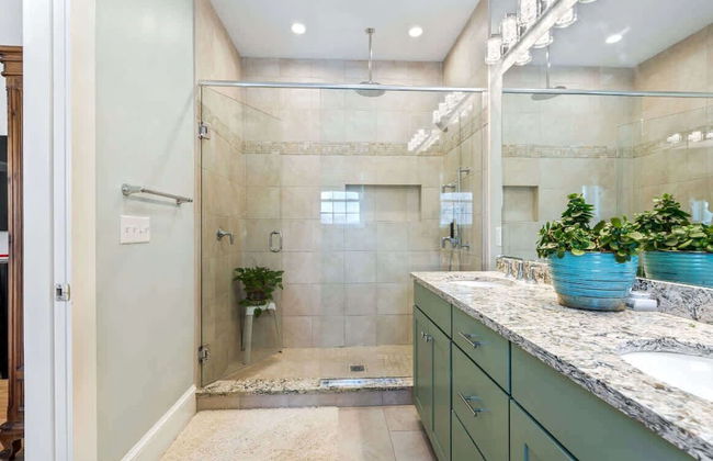 Golf-front Personal Arcade Hot tub Outdoor Kitchen - Photo 23