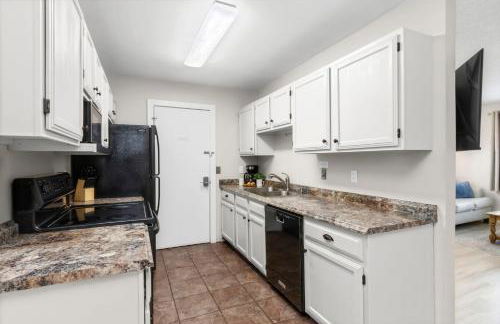 Chimney Park Retreat King Suite and Fenced Yard - Foto 11