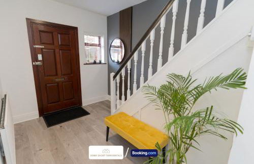 Award-Winning Four Bedrooms House, Parking, WiFi By Derby Short Term Rental Short Lets & Serviced Accommodation Derby - Foto 31