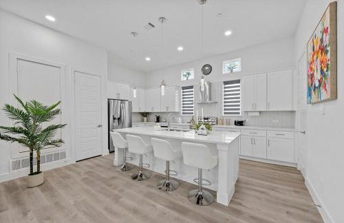 Pet-Friendly l Brand New Space l Downtown - Foto 8