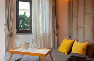 JOIVY Exclusive 2-Bedroom Villa with Private Garden - 5 minutes from the Colosseum - Photo 18