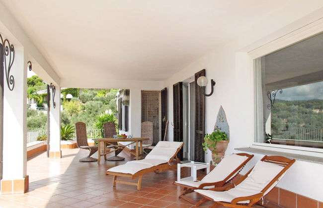 8 bedroom House in Diano Castello with private pool and garden - Photo 7