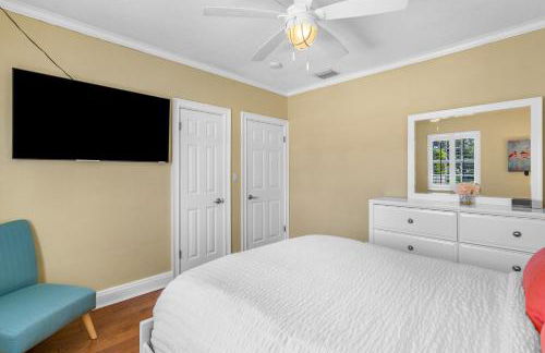 Walk to The Ave- Heated Pool, Spa, Golden Tee and Putting Green - mins to Beach- by Maven Vacation Rentals - Foto 30