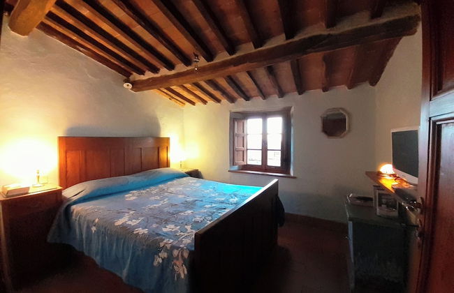 Enchanting Lucienne in the Village Num01 - Photo 2