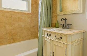 Spacious 4BR with Pool Near DC and Old Town Alexandria - Rutland - Foto 33