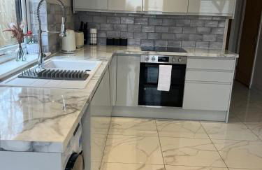 The Slipway Cabins with Hottub - Foto 4