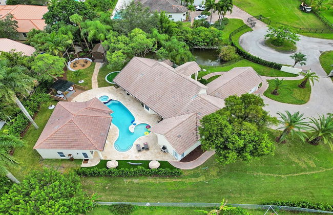 The Grand Luxe 8BR Villa w Pool and Basketball - Foto 16