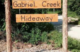 Unique Creekside Escape - Enjoy On-Site Goats! - Foto 2