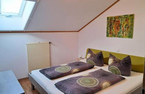 Bauernhof Finkel - Ferienwohnungen mit Balkon - Bergsicht - Traktor mitfahren - Tiere streicheln - entspannter Familienurlaub - zentrale Lage nahe Oberstdorf - Foto 7