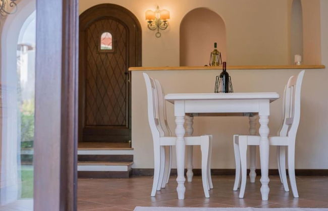 Beautiful Il Giardino Degli Oleandri 1 Bedroom Sleep 4, Plus Extra Child - Photo 15