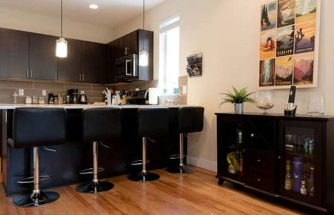 The Mile High Townhome Walk to the Stadium - Foto 16