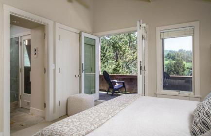 Chapman Cove by Avantstay Gorgeous Beach Bungalow w/ Sauna - Photo 22