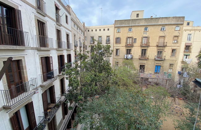 Lovely 2-bed Apartment in Barcelonas Best Location - Photo 31