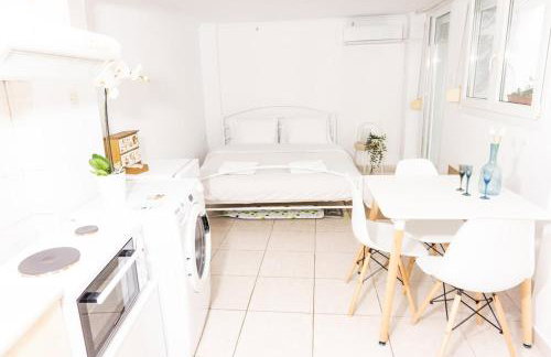 Dimitra's cosy studio in old town with backyard - Foto 2