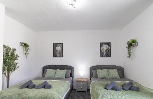 Open Mind Property - 6 Beds & Free Parking - Foto 14