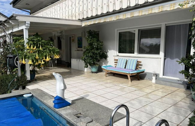 Uitzicht op het Zwembad - Foto 1