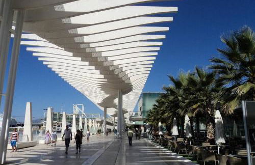 CITY CENTER BIG APARTMENT-FAMILY & FRIENDS-5 Beds - Photo 26