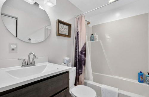 Two Cabins Retreat in Woods Resort - Dog-Friendly - Foto 74