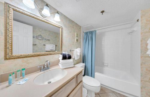 Destin on the Gulf 205 - Updated Gulf Front Property with Free Beach Service - Foto 22