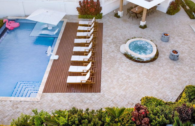 Beachfront Villa w Pool Sleeps 16 Dining Tub - Foto 12