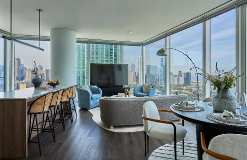 Lux Apts with Lake Views and Top Amenities - Foto 77