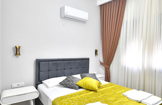 Red Moon Suites - Photo 15