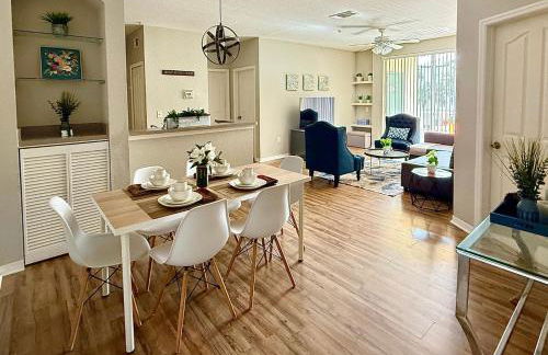 2BR2BA Getaway 7 Miles from Orlando Parks - Foto 3